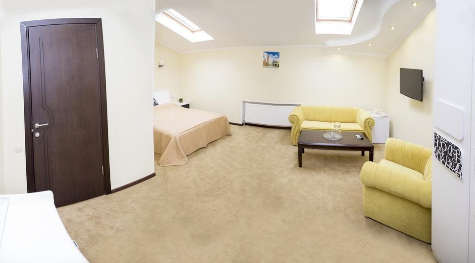 Uragi Hotel - Housity