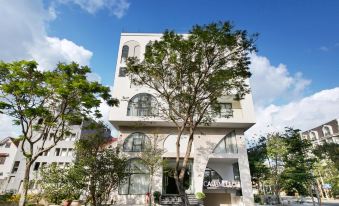Maple Suite Hotel