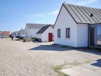 "Hariet" - 600m from the Sea - 4-Star