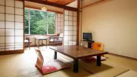 Yukaikan Hanayashiki Hotels in 