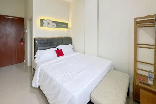 RedDoorz Plus @ Komplek ABC Batu Aji Batam Hotels in Sagulung