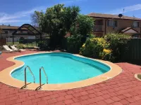Across Country Motor Inn