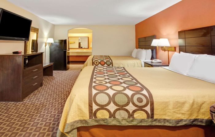 Super 8 by Wyndham Mont Belvieu/Baytown East