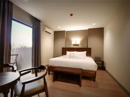 The Mangrove Hotel Отели рядом с достопримечательностью «NONGNOOCH TROPICAL GARDEN»