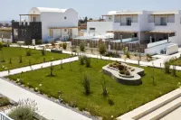 Sea Breeze Santorini Beach Resort, Curio Collection by Hilton 산토리니 호텔