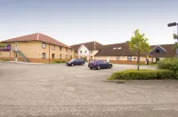Premier Inn Derby West - parking