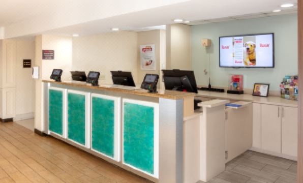 Red Roof PLUS+ Miami Airport