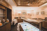 Art Boutique Hotel Monopol - فطور