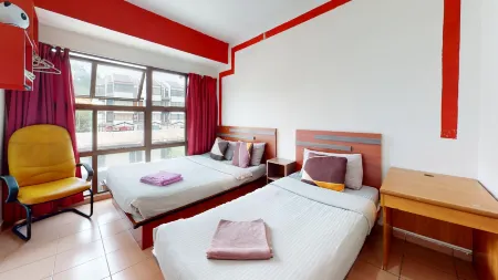 Evonne Budget Hotel