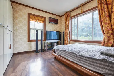 Solchaewoon Pension Hotels near Jirisan Daewonsa