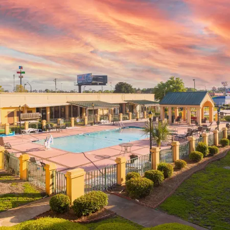 Quality Inn Richmond Hill - Savannah I-95