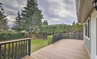 Deck + Game Room: Redmond Home ~ 17 Mi to Seattle