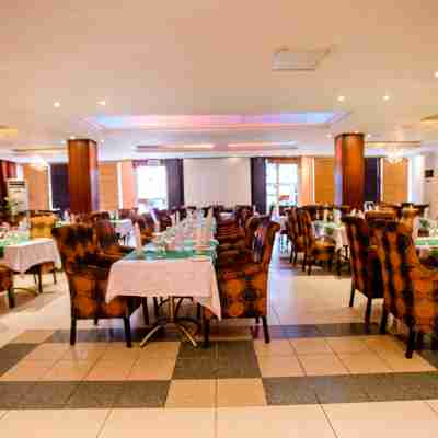 Golden Tulip Port Harcourt Hotel Dining/Meeting Rooms