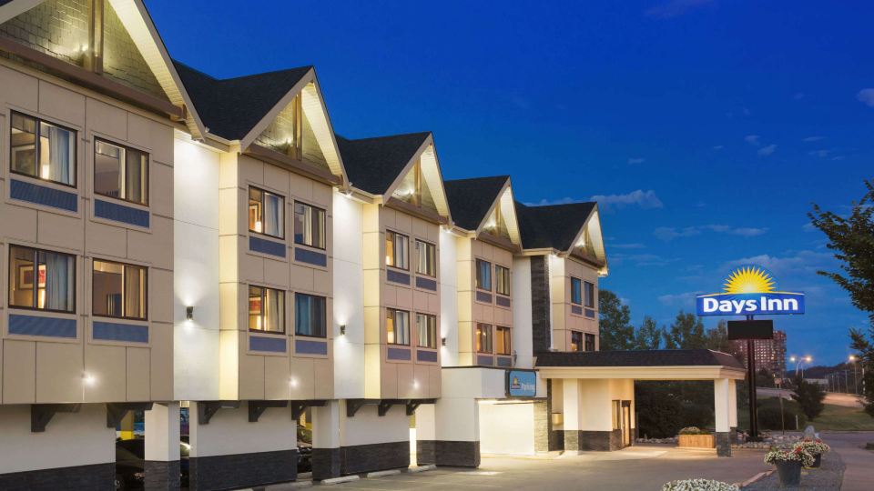 Days Inn by Wyndham Calgary Northwest