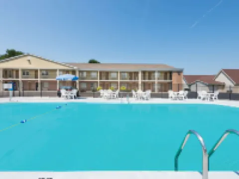 Days Inn by Wyndham Amherst Hotels in Lorain County