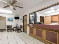 Super 8 by Wyndham Hampton Các khách sạn ở Hampton