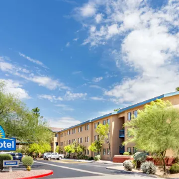 Days Inn & Suites by Wyndham Mesa Near Phoenix