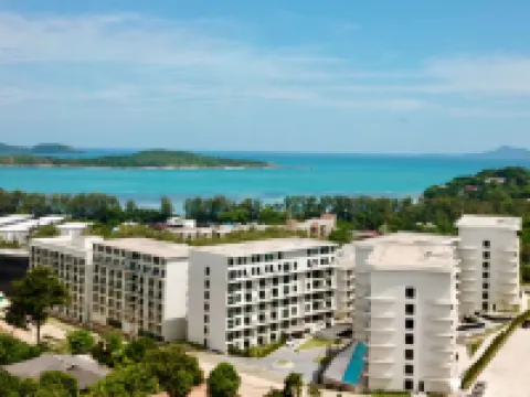 Wyndham La Vita Rawai Phuket Hotels near Nai Han Beach