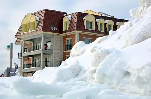 Château Arnaud Hotels in Sept-Îles