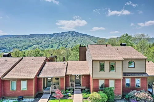 Timber Creek Townhome w/ 2 Decks & Mtn Views! - WiFi