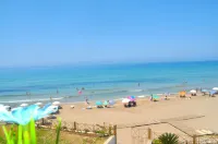 Beachfront 2-Bed Luxury Apartment - Agios Gordios, Corfu, Greece