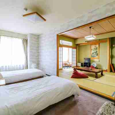 Isazawa Onsen Yumotokan Rooms