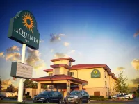La Quinta Inn & Suites by Wyndham Springfield South Hotels near LOFT