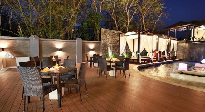 3. 머큐어 발리 누..