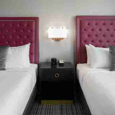 The Axis Hotel Moline, Tapestry Collection by Hilton Rooms