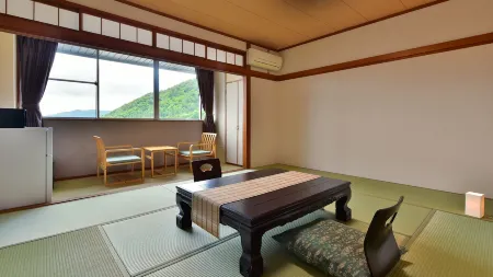 Asahiya Ryokan Отели рядом с достопримечательностью «Nozawa Onsen Karasawa Ski Center»