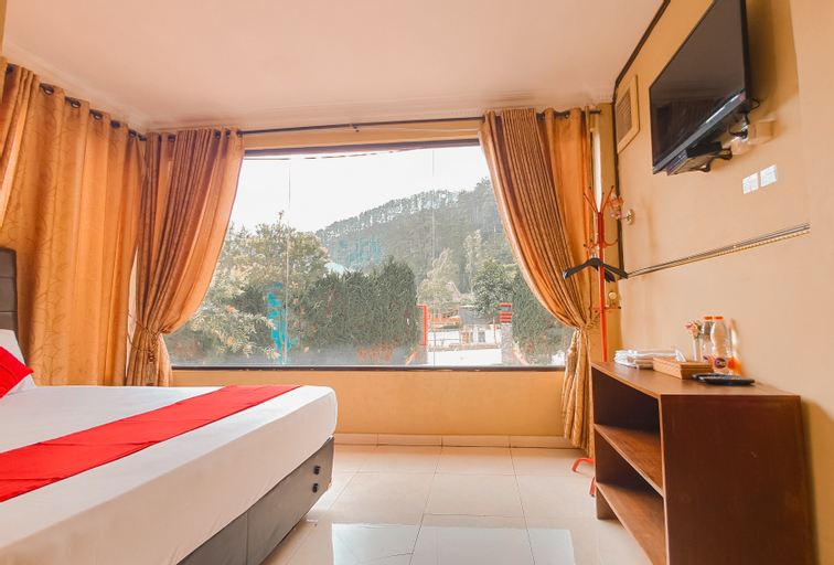 Red Chilies Hill Hotel