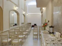 Hotel & Suites Quinta Magna Hotels near CODE Metropolitano