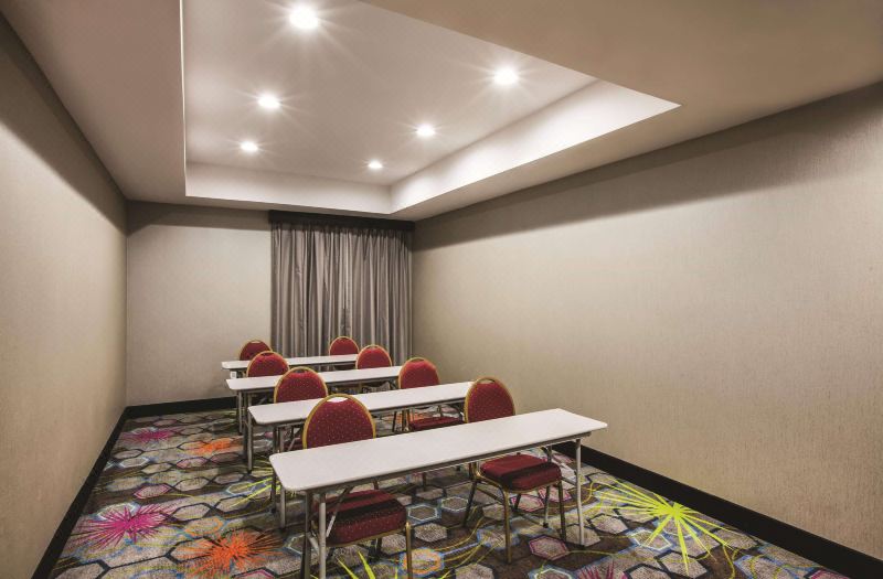 La Quinta Inn & Suites by Wyndham Baton Rouge - Port Allen photo 4