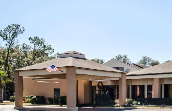 品質酒店及套房-彭薩科拉灣景