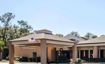 Quality Inn & Suites Pensacola Bayview