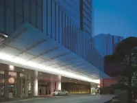 Shangri-La Toronto Hotels near Osgoode Hall