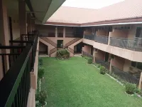 甾科蘭德度假村和飯店 Jose Peping Memorial Stadium附近的飯店