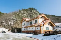 경주 한옥꽃잠펜션 문복산 주변 호텔