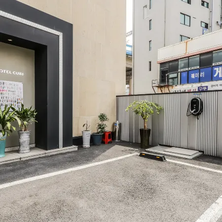 Asan Hotel Cube