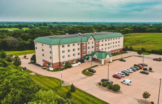 小鎮鄉村旅館及套房酒店