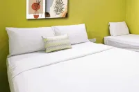GLOW HOTEL فنادق في مينتاكاب
