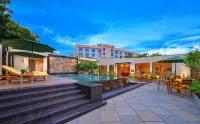 Royale Sarovar Portico Agra - Pools