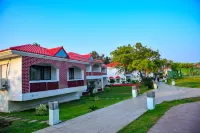 Sea Breeze Beach Resorts 프라카삼 호텔
