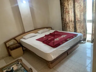 Rajshree Hotel