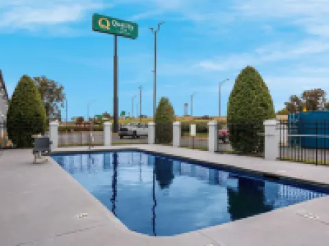 Quality Inn Near Casinos and Convention Center Hotels in Bossier City