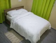 Afua Oparebea Courts Hotels near 西班牙工厂