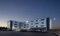 ハンプトン バイ ヒルトン ハンバーサイド エアポート - 駐車場