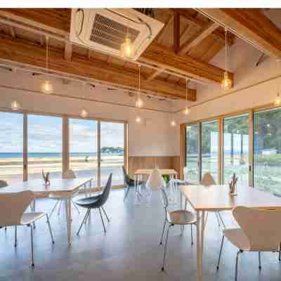 RISE BEACH Dining/Meeting Rooms