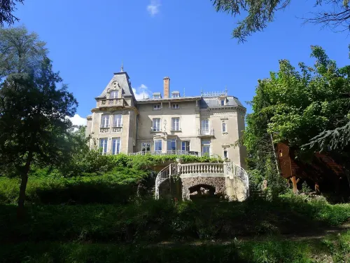 Le Manoir Hotel a Ternand