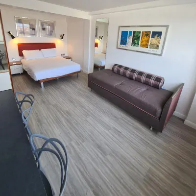 Roland House Apartments
